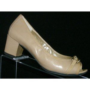 Me Too Barbie brown patent leather peep toe chain block heels 7M